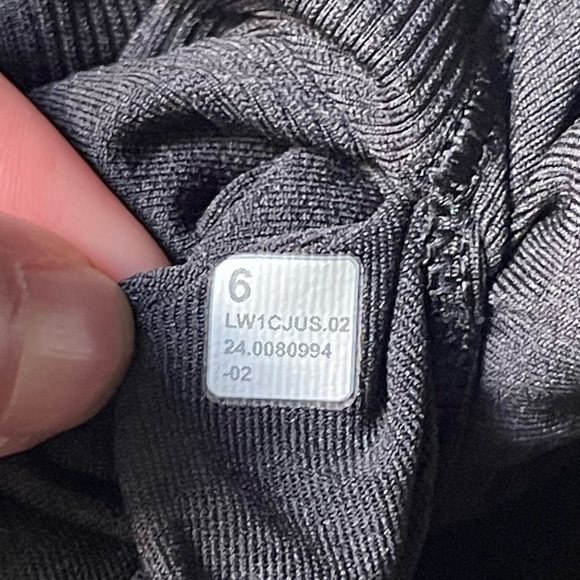 Lululemon Ebb To Street Racerback Crop Tank
Black Charcoal Grey W1CJUS $58 Sz 6 - Picture 7 of 7